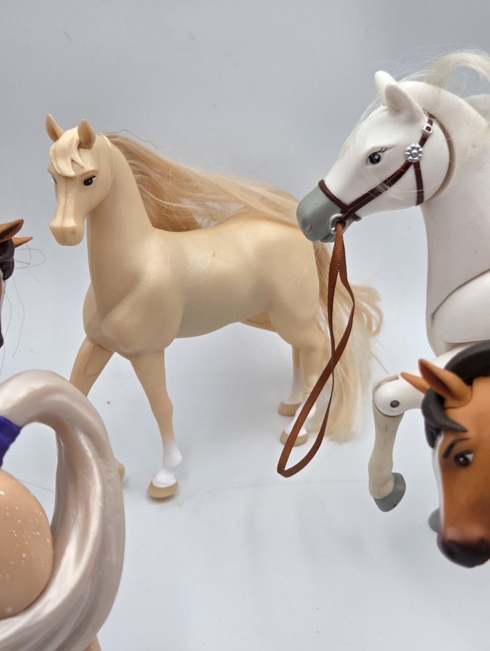 Lot of 2 DreamWorks Spirit Riding Free 6 1/2" Horses 2017-2019 +3 Other Horses - Picture 6 of 10